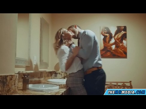 ❤️ Quando uma loira peituda o seduz em um banheiro público ❤️ Porno duro em pt-br.yh9n.top ️❤